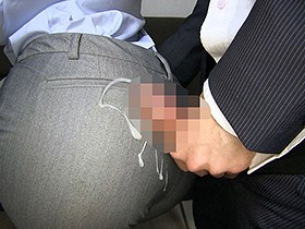 清楚OL痴漢白書〜むっつりスケベなOLなおさんの痴漢願望に火を付けたら ザーメンで汚される事で興奮するドスケベ痴漢待ち娘になりました〜　サンプル画像05